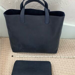 Portland Leather Medium Crossbody Tote